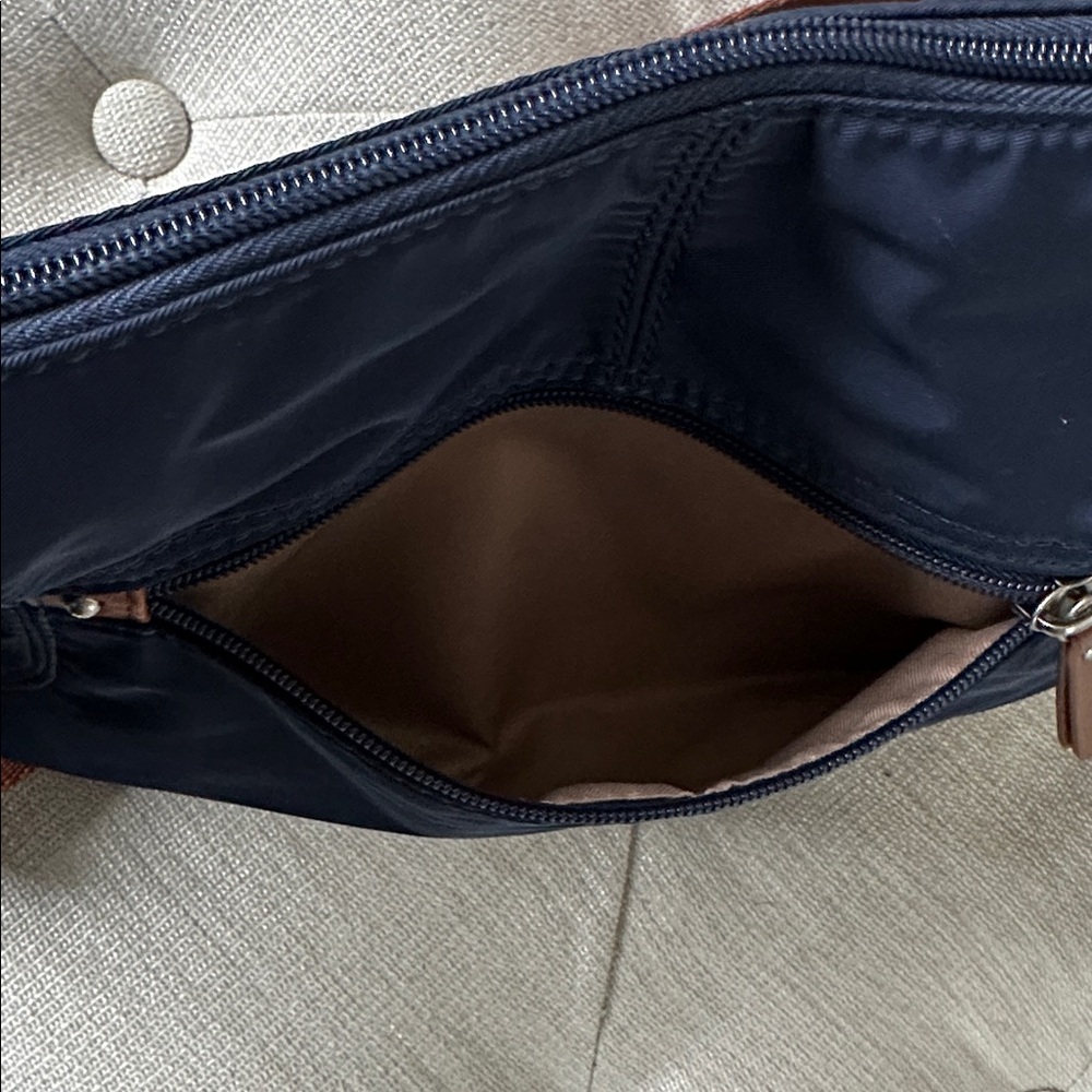 The Sak Esperato Hobo in Repreve EcoTwill Navy - Picture 10 of 13